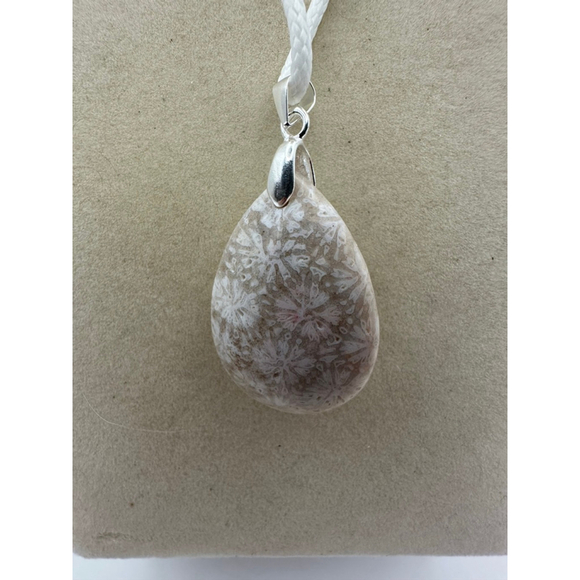 White Coral Agate Teardrop Pendant Necklace - Picture 1 of 10